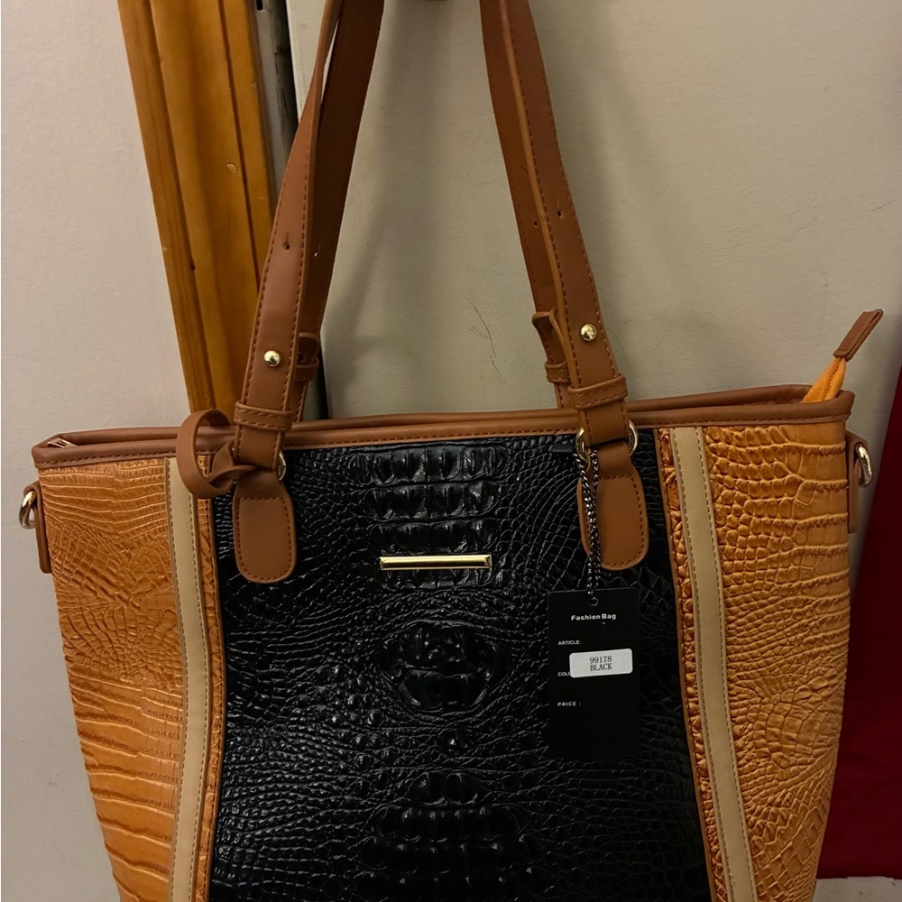 Chic Black and Tan Women's Tote Bag